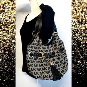 Michael Kors shoulder bag. Excellent used condition.